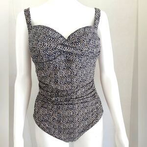 NIP TUCK Swim Foil Joanne Tummy Control One Piece Swimsuit Sz 10 - NWOT